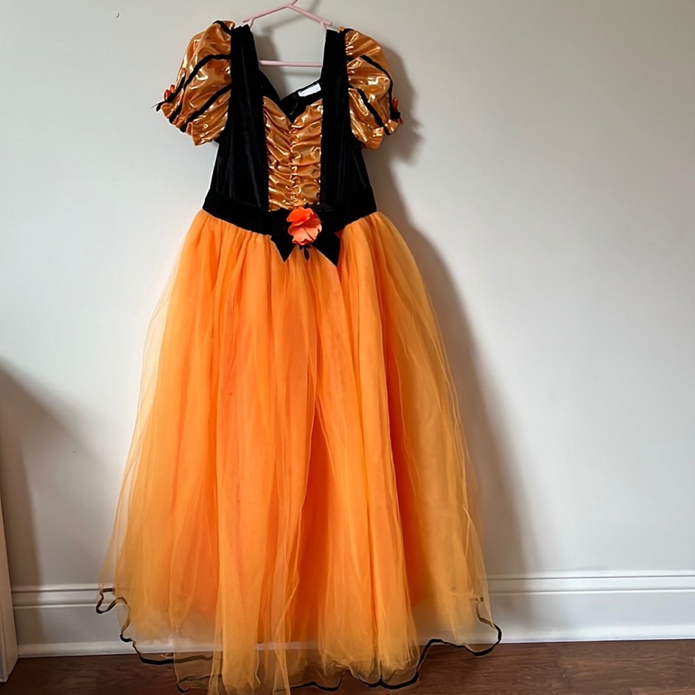 Girls witch costume dress size medium